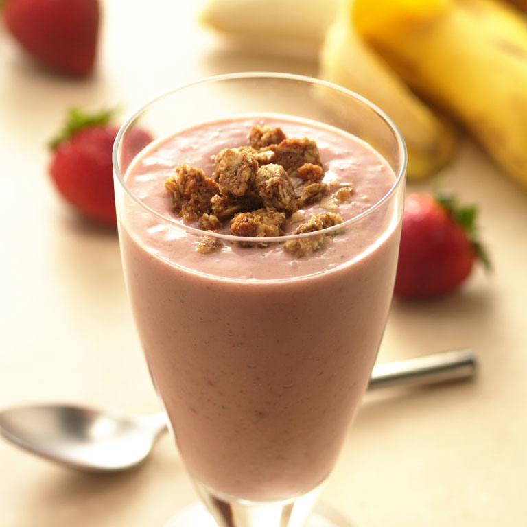 Granola, Berry & Banana Smoothies