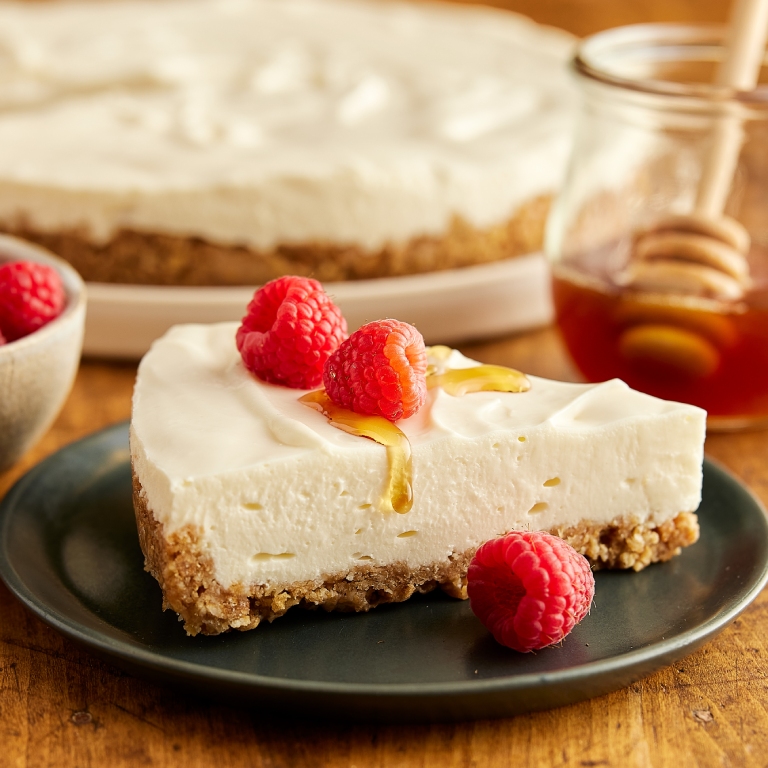 Vanilla, Yogurt & Granola Cheesecake